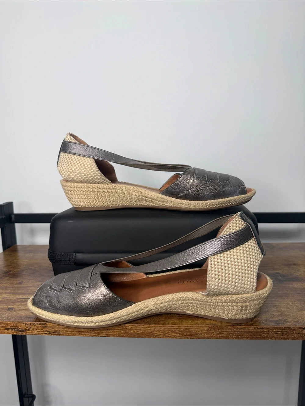 Gentle Souls Lena Metallic Leather Peep-Toe Espadrille Sandals Women's Size 9
